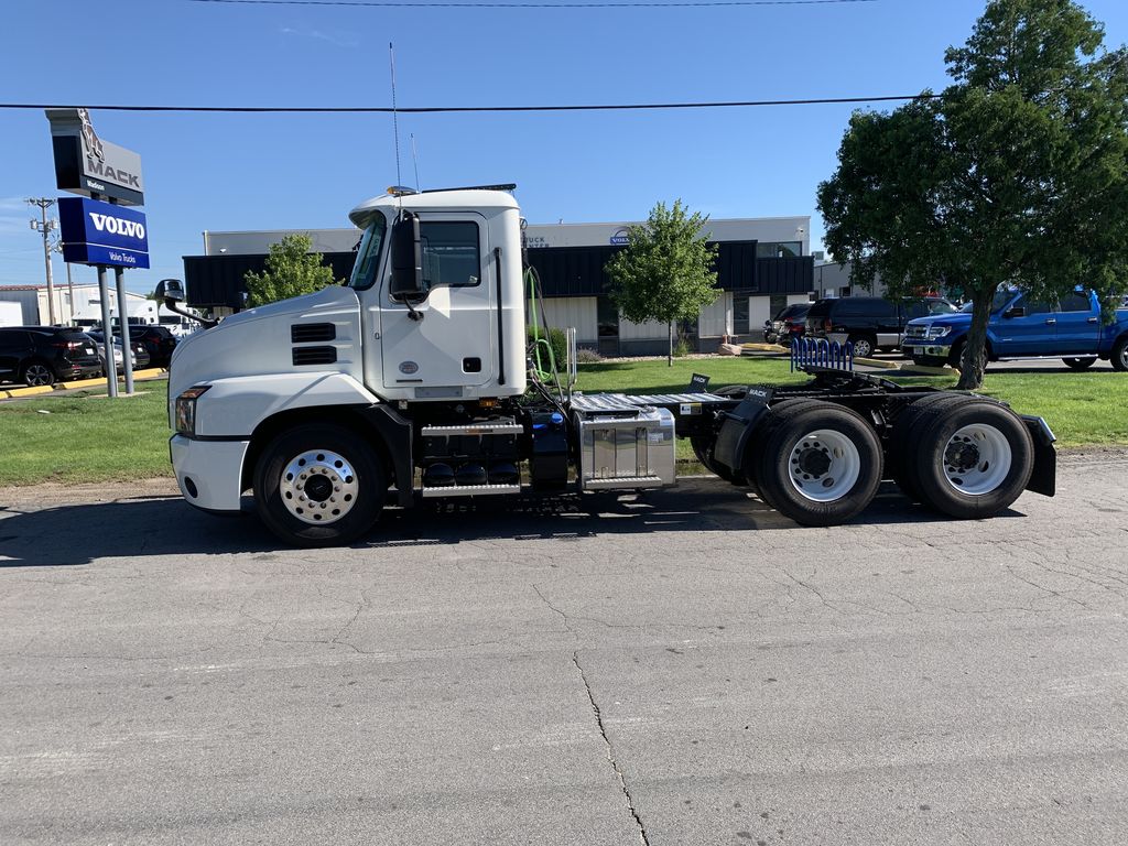 2024 MACK AN64T DC AN047789 - image 2 of 6