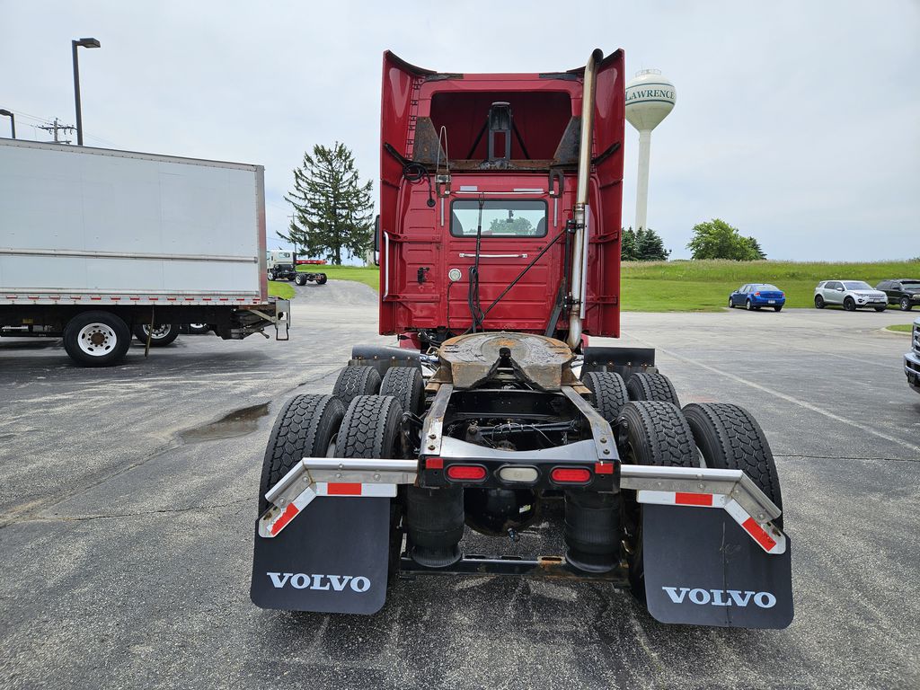 2012 VOLVO VNM64T200 V557336U - image 4 of 6