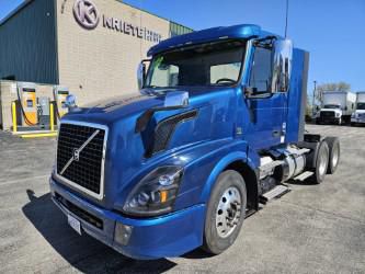 2017 VOLVO VNL V992001UA - image 1 of 6