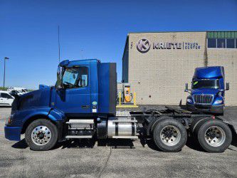 2017 VOLVO VNL V992001UA - image 2 of 6