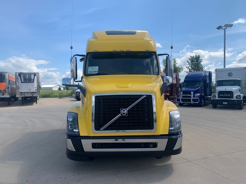 2018 VOLVO VNL V889329U - image 6 of 6