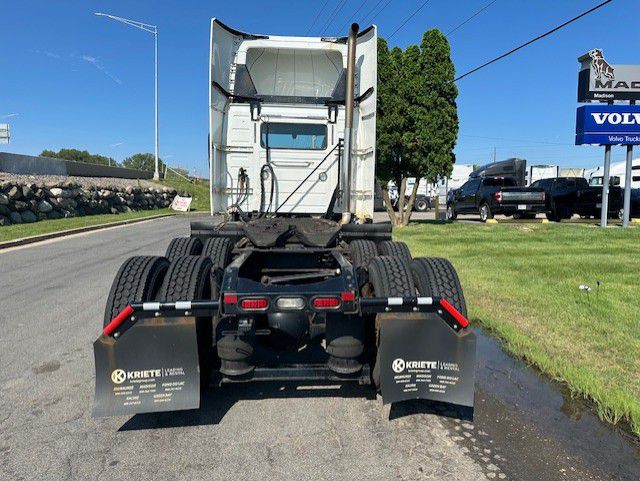 2018 VOLVO VNR V900055U - image 4 of 6