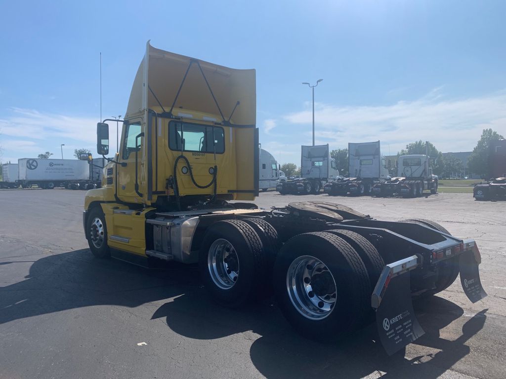 2019 MACK ANTHEM MAC10197U - image 3 of 6