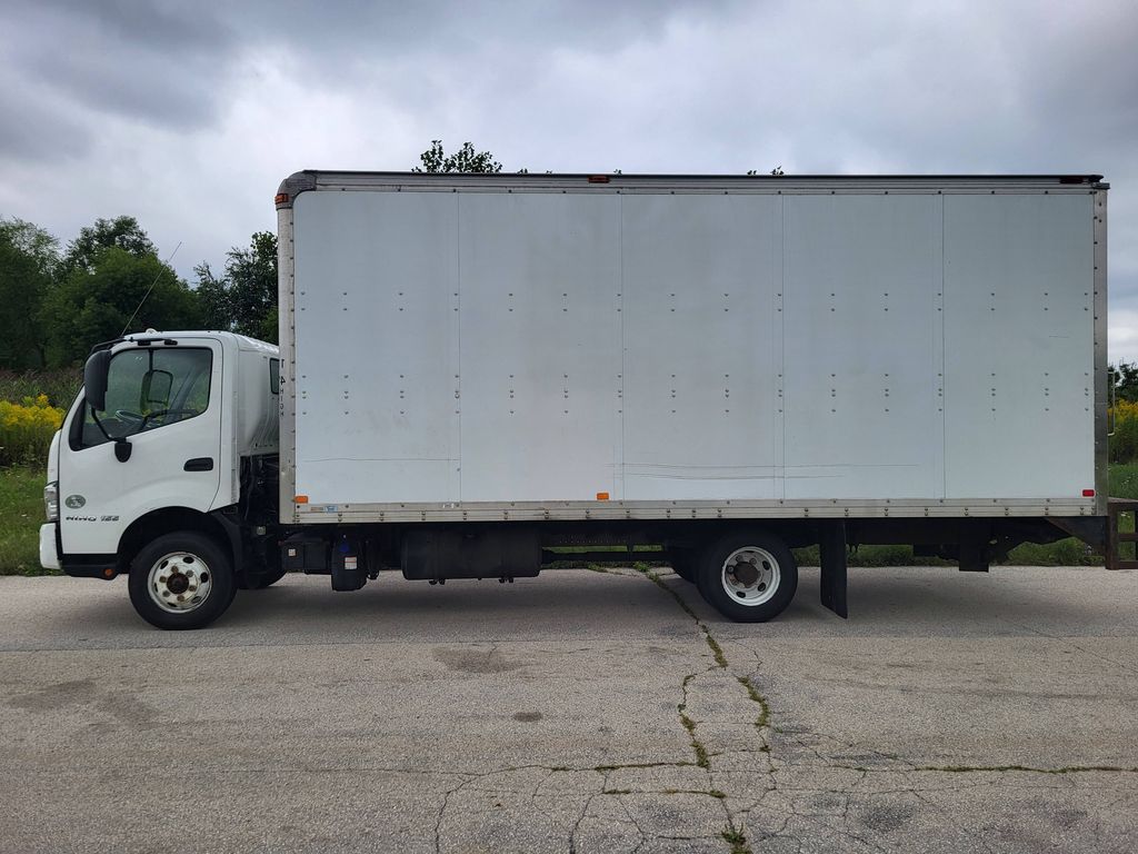 2019 HINO 155 H10030U - image 2 of 6