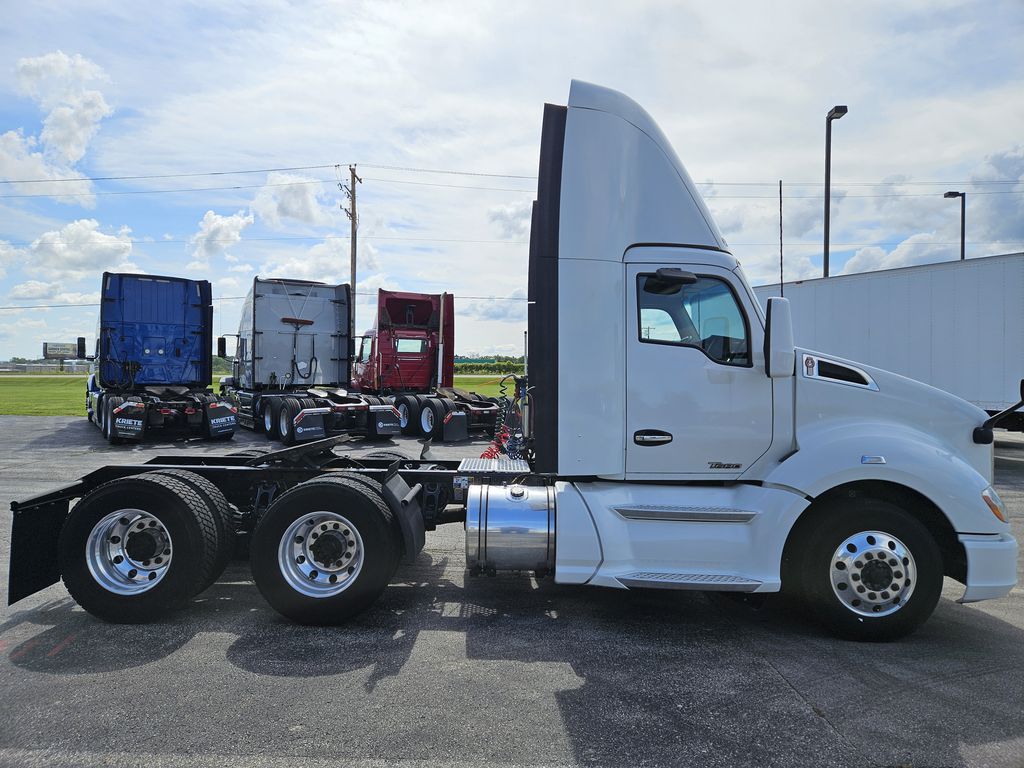 2019 KENWORTH T680 KW243876U - image 6 of 6