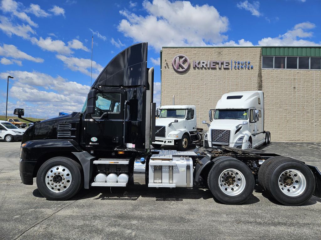 2019 MACK AN64T MAC7194U - image 2 of 6