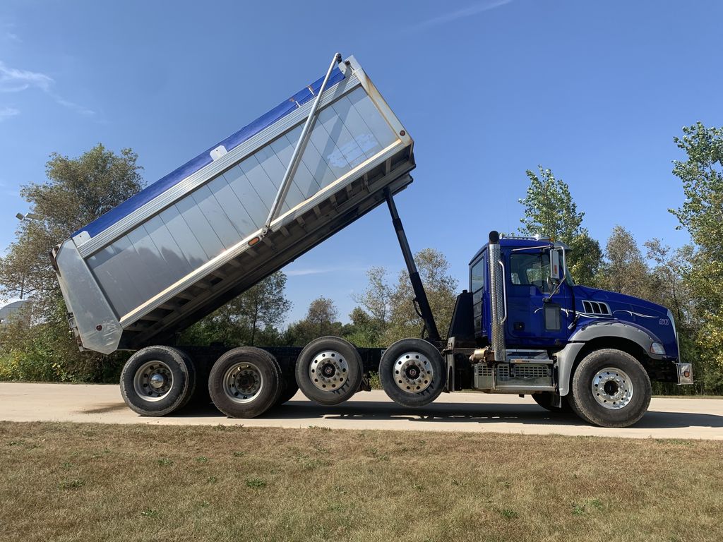 2020 MACK GR64B MAC12693U - image 6 of 6