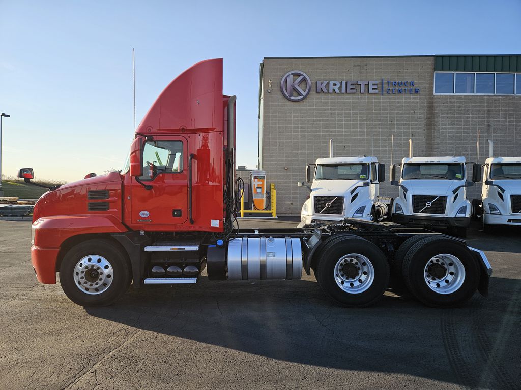 2019 MACK ANTHEM MAC2674U - image 2 of 6