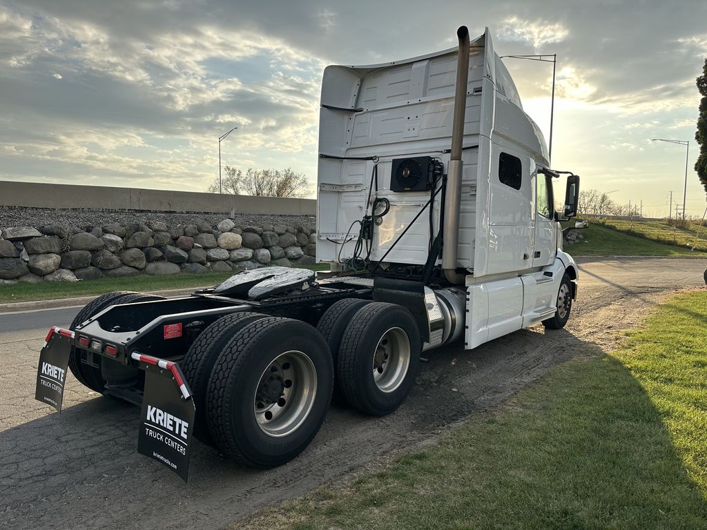 2019 VOLVO VNL64T740 V205019U - image 5 of 6