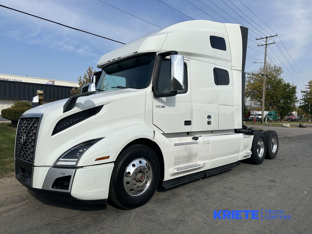 2019 VOLVO VNL64T760 V889660U - image 1 of 6