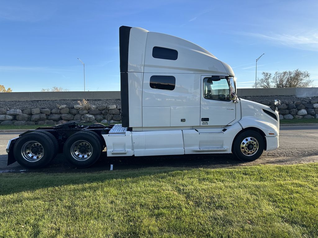 2019 VOLVO VNL64T760 V889657U - image 6 of 6