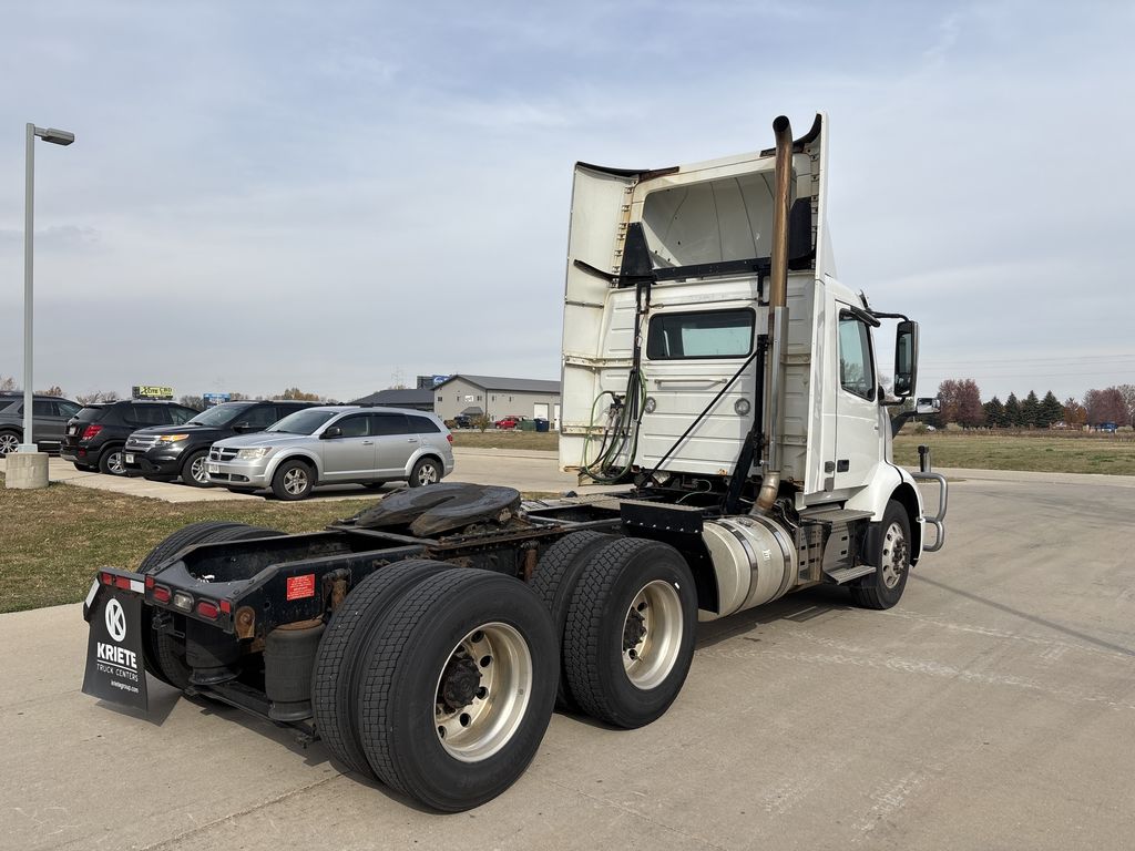 2019 VOLVO VNR64T-300 V901625U - image 5 of 6