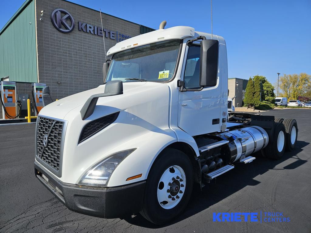 2019 VOLVO VNR64T-300 V200032U - image 1 of 6