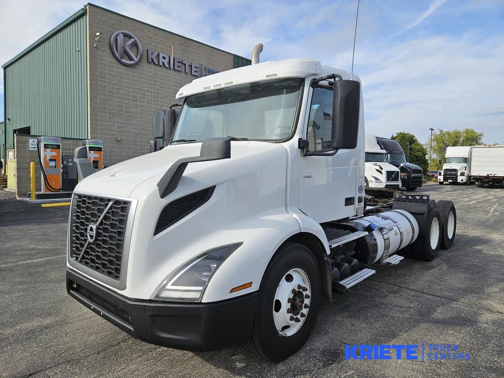 2019 VOLVO VNR64T-300 V200031U - image 1 of 6