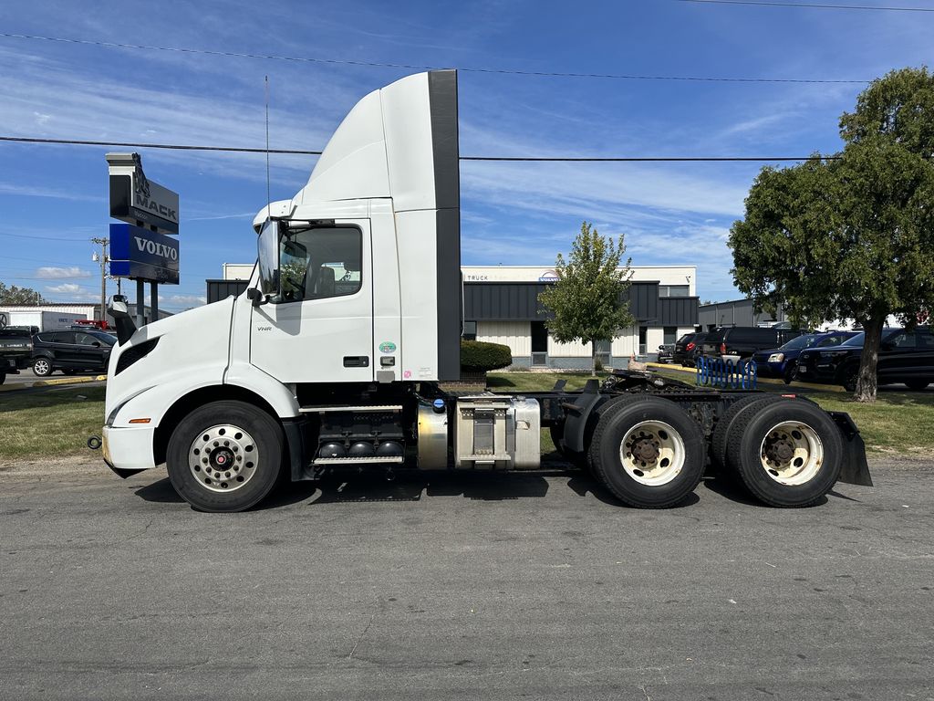 2019 VOLVO VNR64T-300 V200483U - image 2 of 6