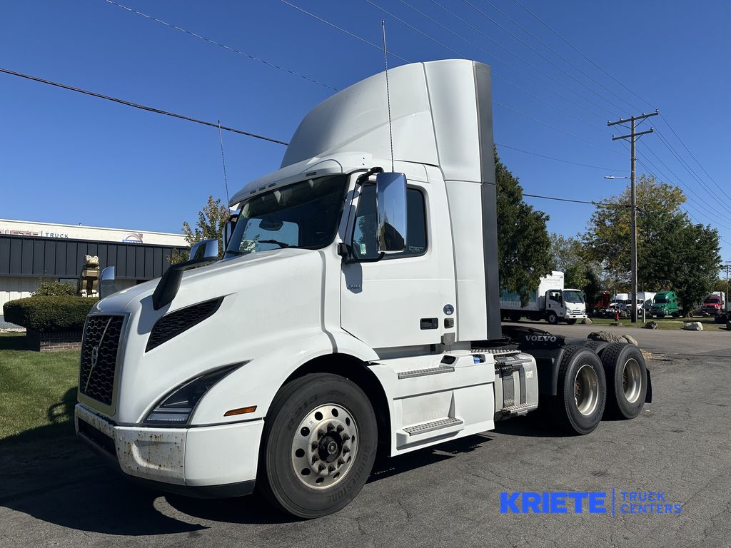 2019 VOLVO VNR64T-300 V220187U - image 1 of 6