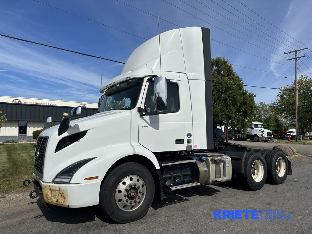 2019 VOLVO VNR64T-300 V200483U - image 1 of 6