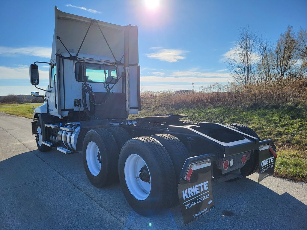 2016 MACK CXU613 MAC53745U - image 3 of 6