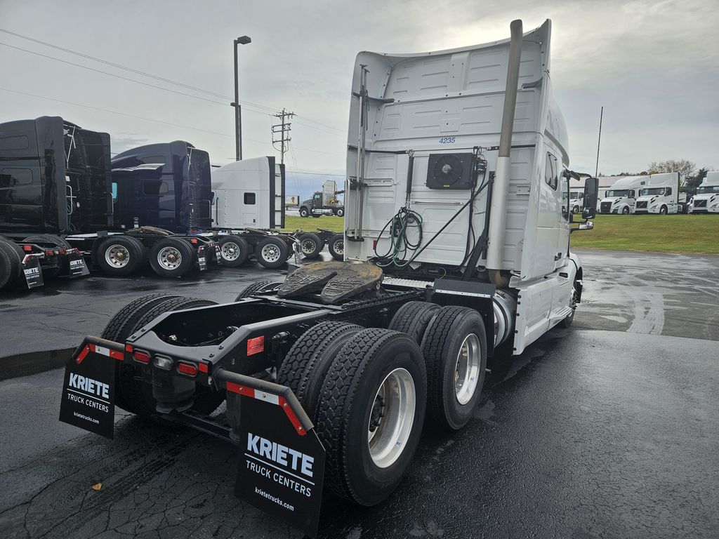 2019 VOLVO VNL64T740 V205018U - image 5 of 6