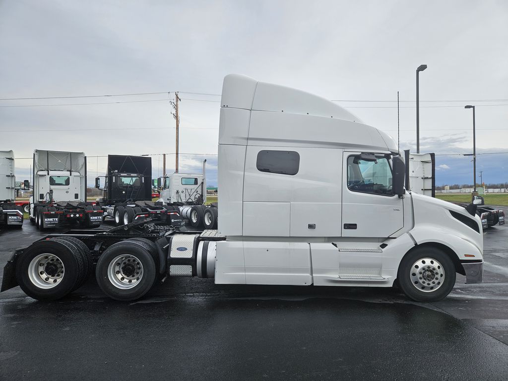 2019 VOLVO VNL64T740 V205018U - image 6 of 6