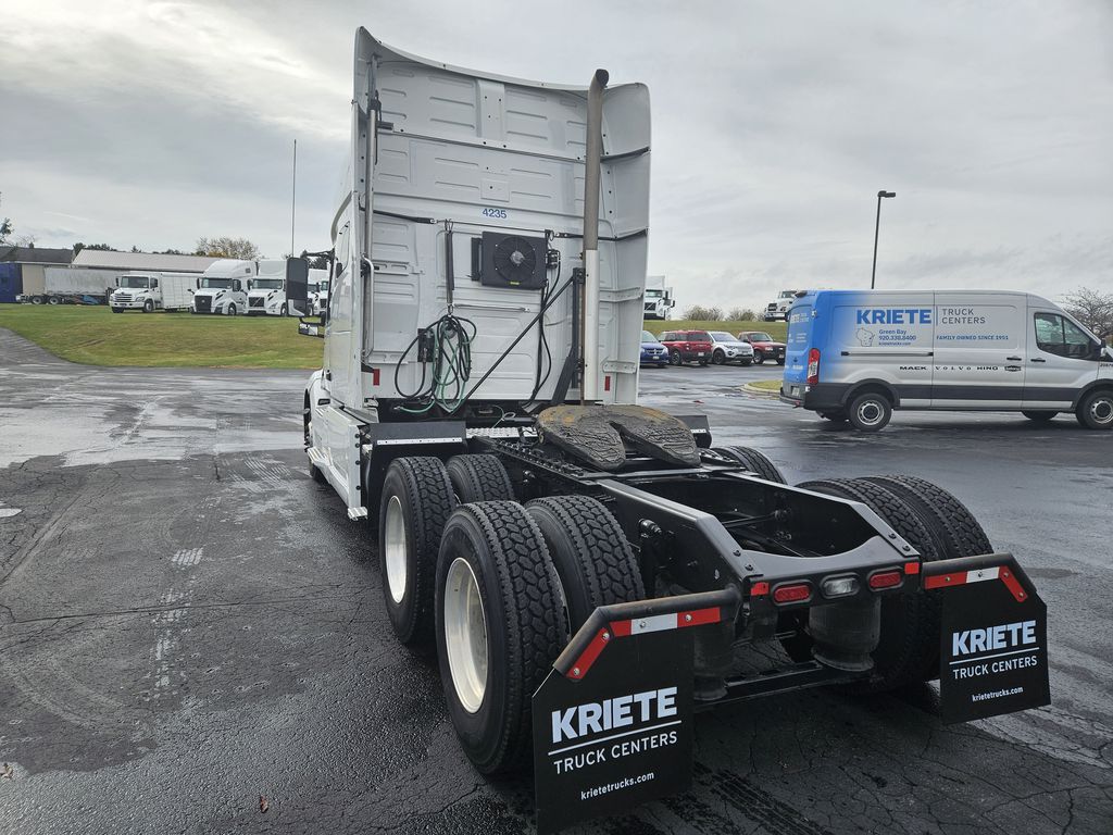 2019 VOLVO VNL64T740 V205018U - image 3 of 6