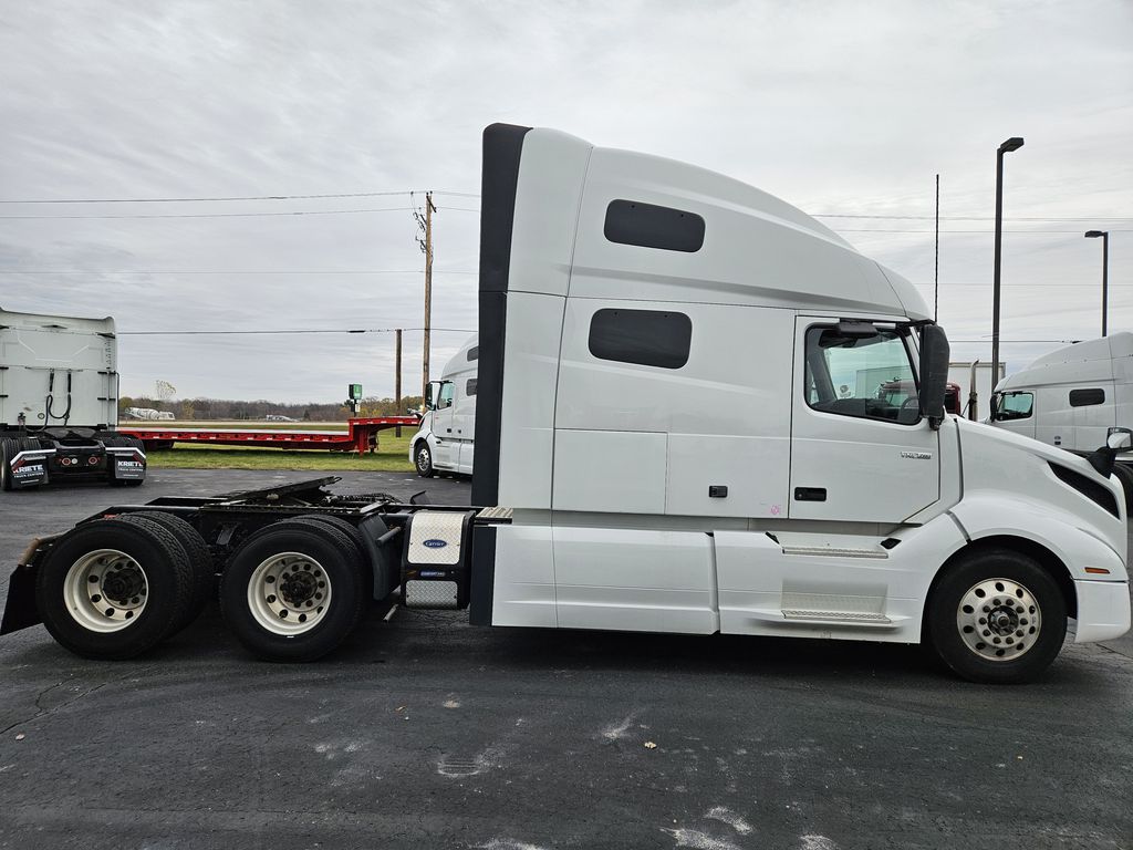 2020 VOLVO VNL64T760 V247099U - image 6 of 6