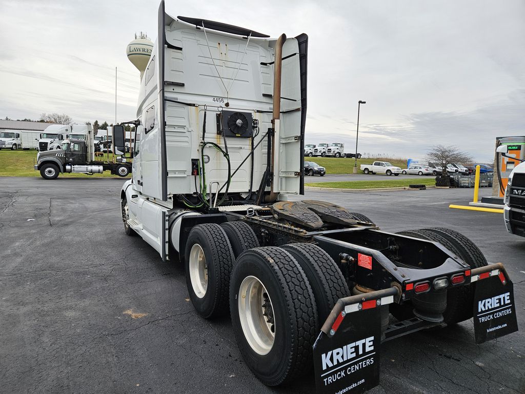 2020 VOLVO VNL64T760 V247099U - image 3 of 6