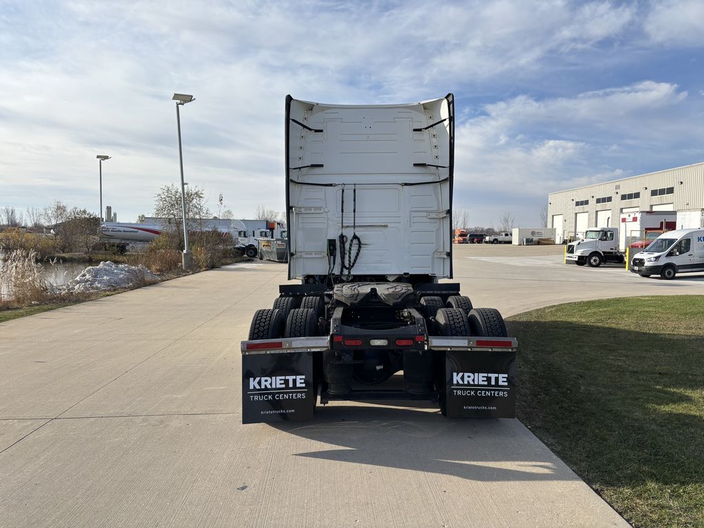 2019 VOLVO VNL64T760 V902932U - image 4 of 6