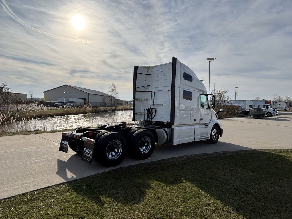 2019 VOLVO VNL64T760 V902932U - image 5 of 6