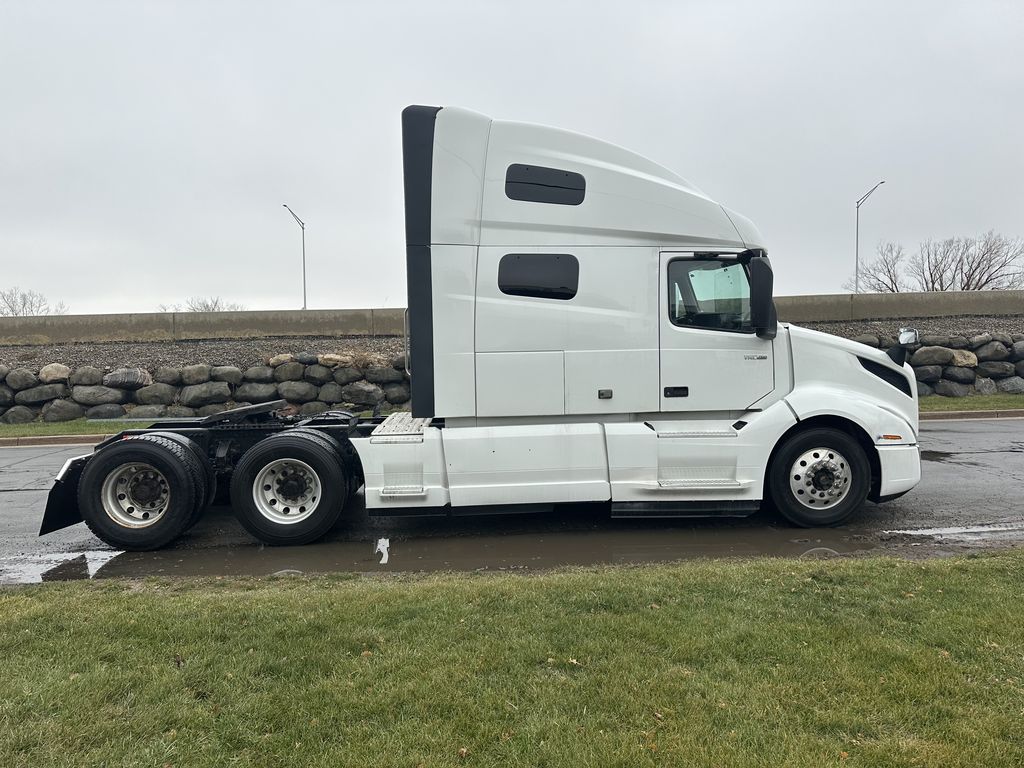 2019 VOLVO VNL64T760 V899661U - image 6 of 6