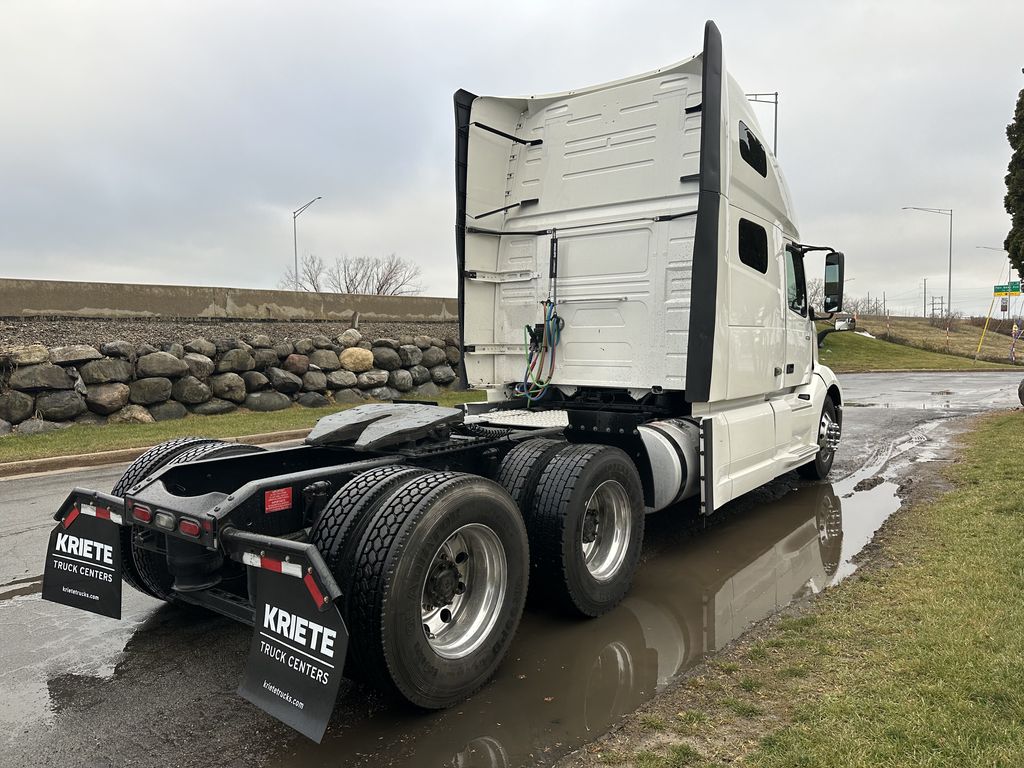 2019 VOLVO VNL64T760 V902903U - image 5 of 6