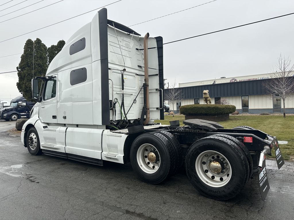 2019 VOLVO VNL64T760 V899661U - image 3 of 6