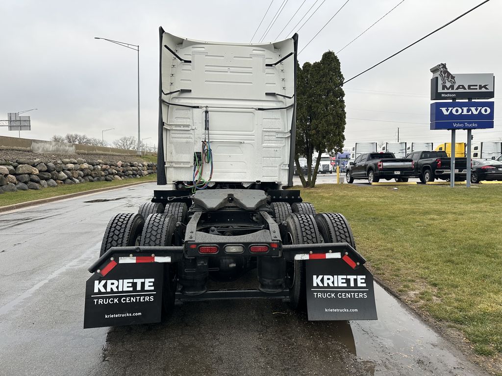 2019 VOLVO VNL64T760 V902903U - image 4 of 6