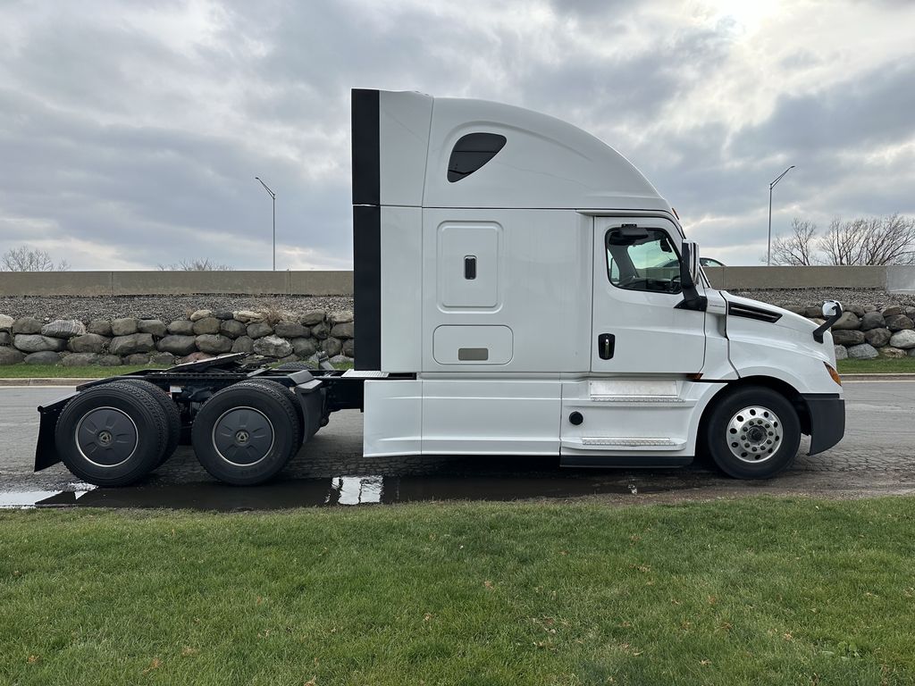 2020 FREIGHTLINER CASCADIA 126 FR6260U - image 6 of 6