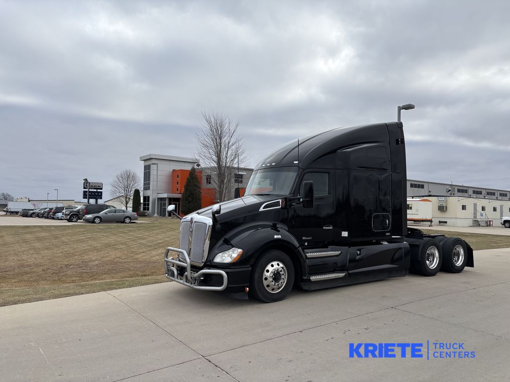 2020 KENWORTH T680 KW410481U - image 1 of 6