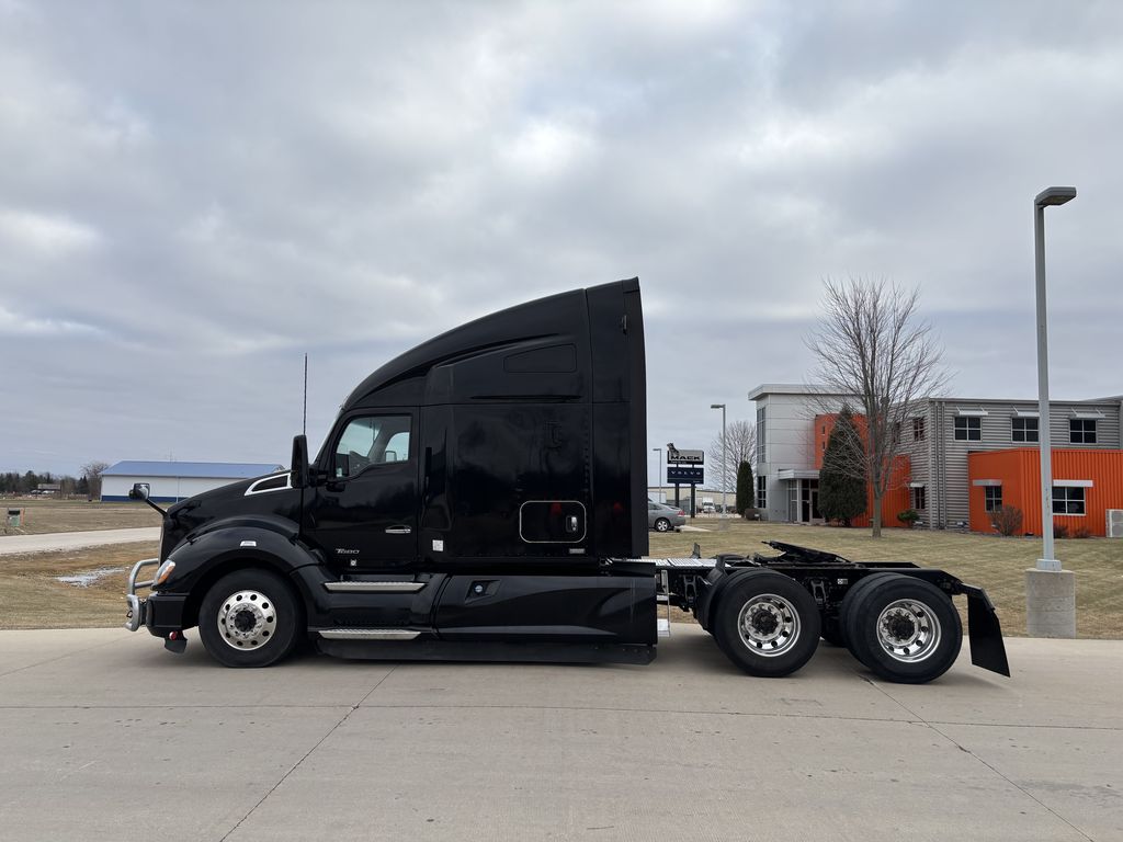 2020 KENWORTH T680 KW410481U - image 2 of 6