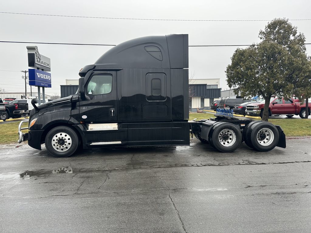 2021 FREIGHTLINER Cascadia FR1342U - image 2 of 6