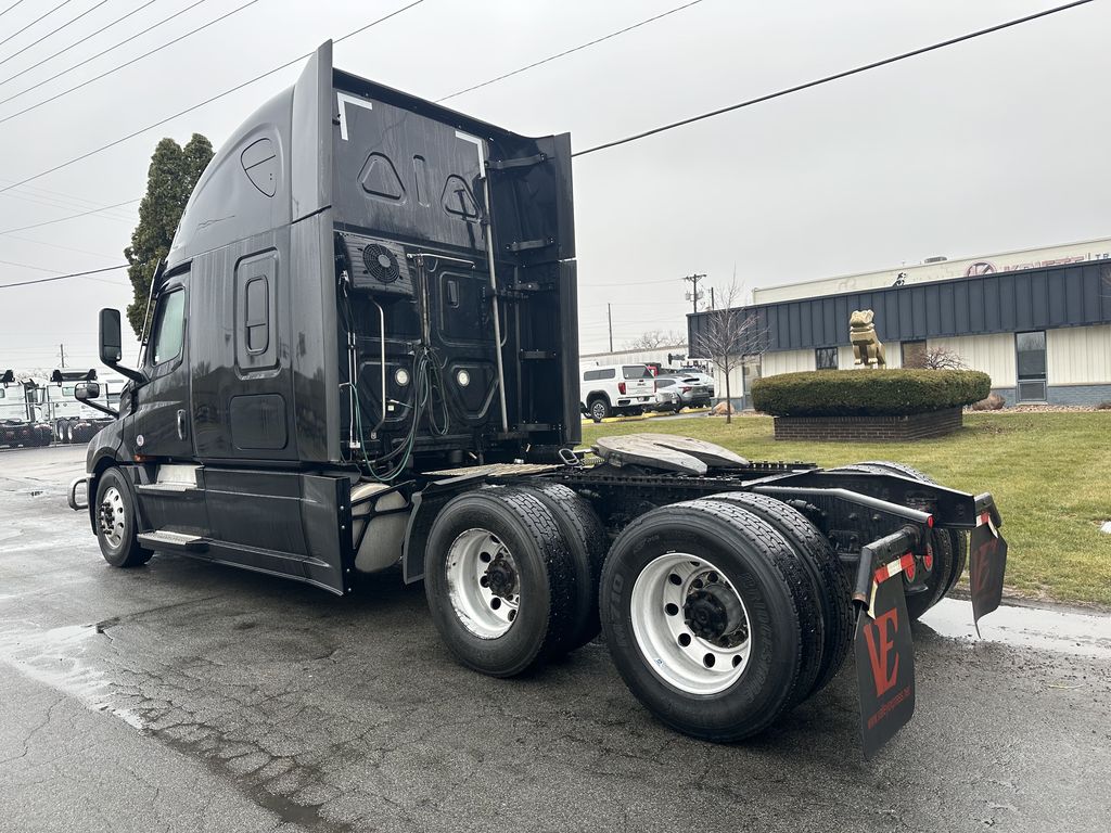 2021 FREIGHTLINER Cascadia FR1342U - image 3 of 6