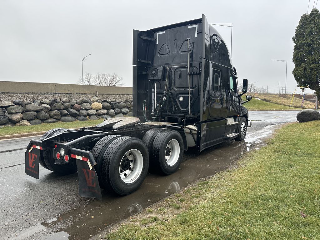 2021 FREIGHTLINER Cascadia FR1342U - image 5 of 6