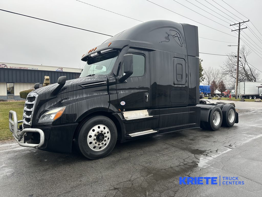 2021 FREIGHTLINER Cascadia FR1342U - image 1 of 6