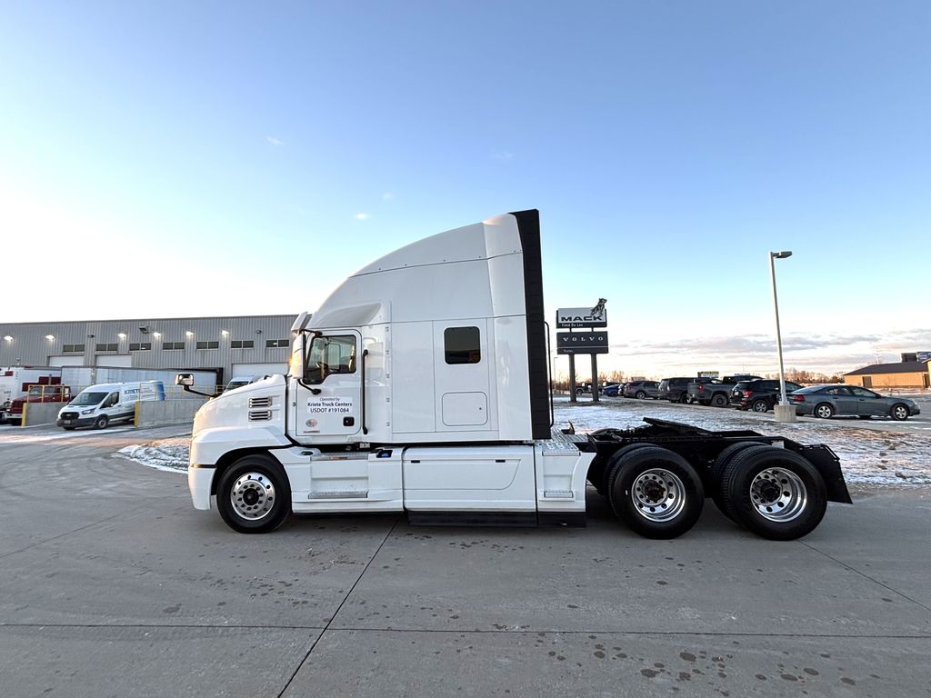 2024 MACK AN64T SLPR MAC42269U - image 2 of 6