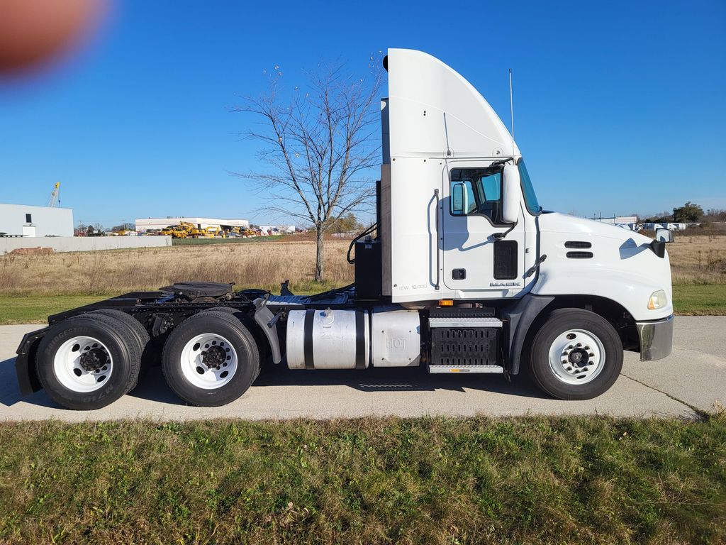 2016 MACK CXU613 MAC57345U - image 3 of 6