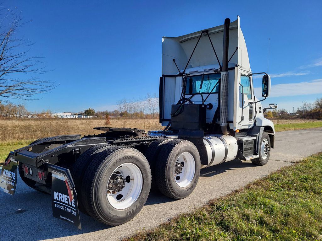 2016 MACK CXU613 MAC57345U - image 2 of 6