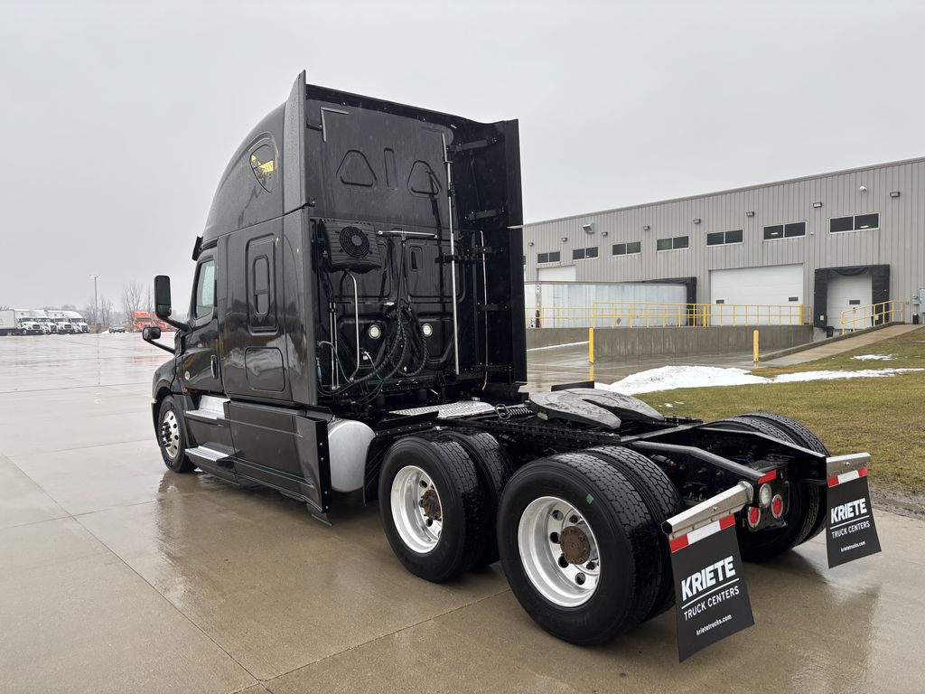 2019 FREIGHTLINER Cascadia FR9533U - image 3 of 6