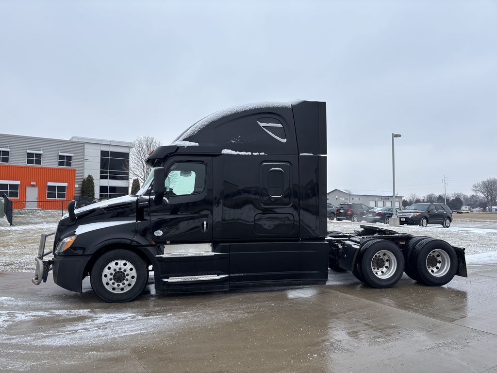 2019 FREIGHTLINER Cascadia FR9520U - image 2 of 6