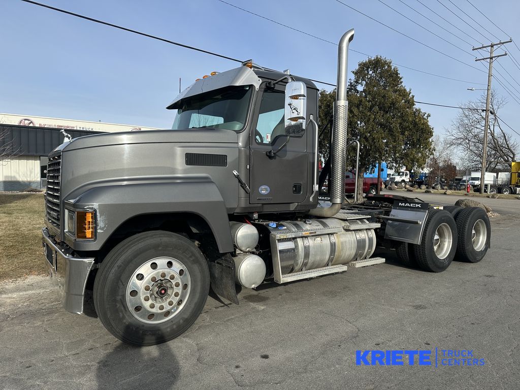 2019 MACK PI64T MAC2766U - image 1 of 6