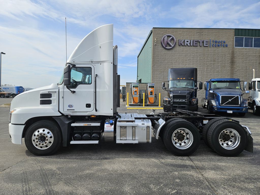 2020 MACK AN64T-TADC MAC5336U - image 2 of 6