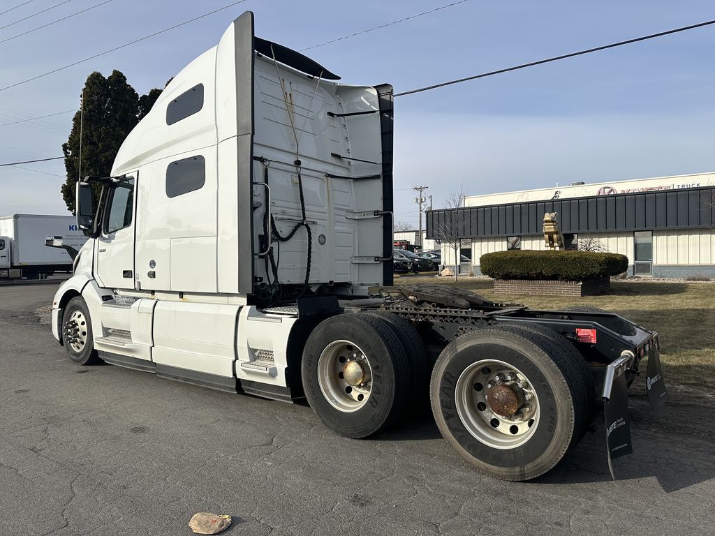 2020 VOLVO VNL64T-760 V254134U - image 3 of 6