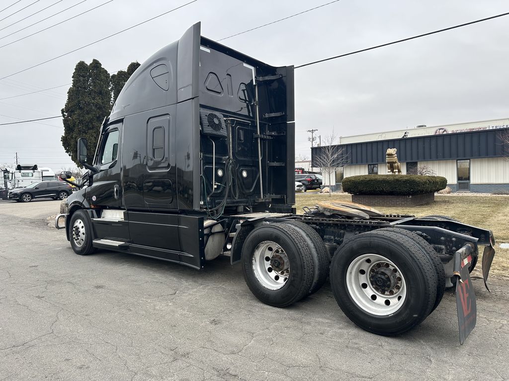 2021 FREIGHTLINER Cascadia FR1342U - image 3 of 6