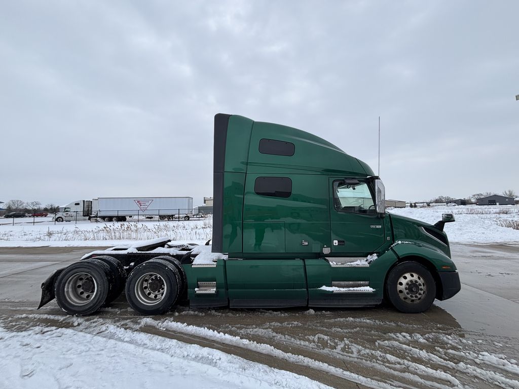 2022 VOLVO VNL64T760 V295262U - image 6 of 6